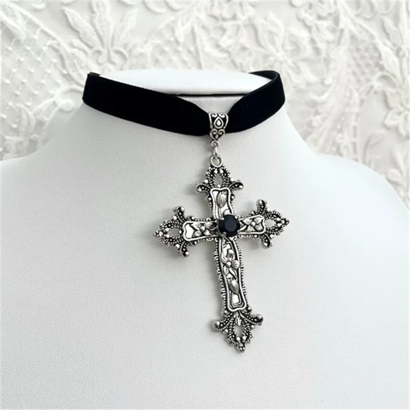 Gothique limité noir velours croix perle collier ras du cou Grunge noir velours bijoux magnifique femmes Punk cadeau déclaration Goth nouveau