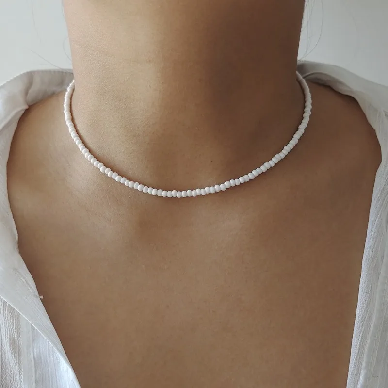 Collier bohème court en perles de rocaille de couleur unie pour filles, chaîne de cou Simple pour femmes, bijoux de collier colorés doux et sauvages