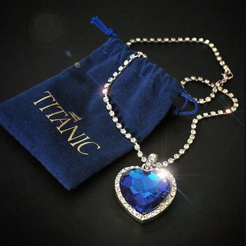 Collier pendentif coeur Titanic bleu, nouvelle mode européenne et américaine brillante amour éternel, accessoire de chaîne de pull rouge 2025