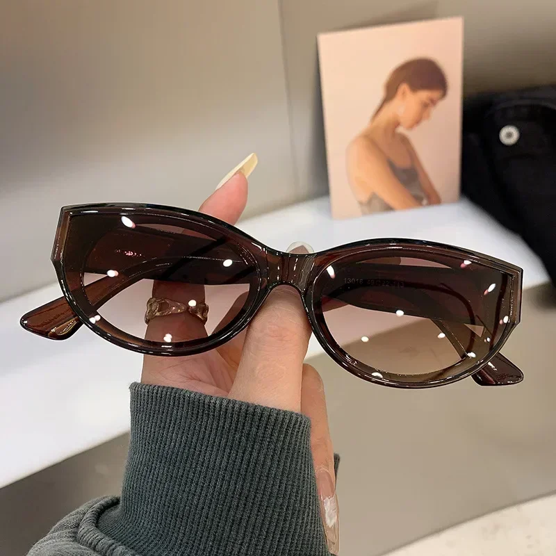 Oeil de chat nouvelles lunettes de soleil ovales personnalisées Vintage mode à la mode femmes nuances marque populaire lunettes de créateur pour dames