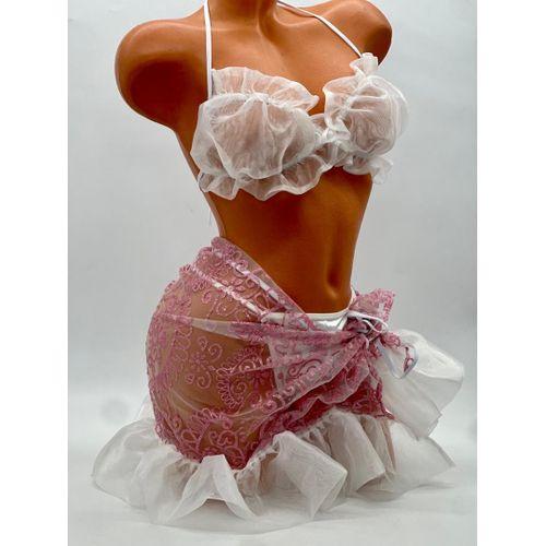 Lingerie en tulle. Deux pièces, petit pagne et haut sexy